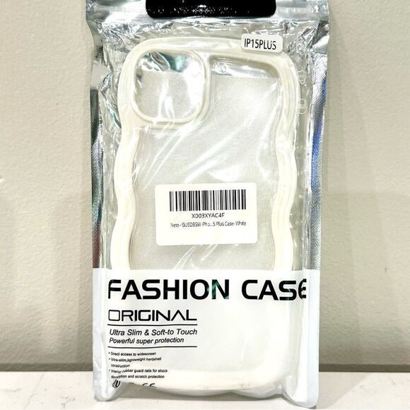 🩷3/$15🩷 NIB iPhone 15 Plus phone case, clear with wavy edge - Picture 2 of 4